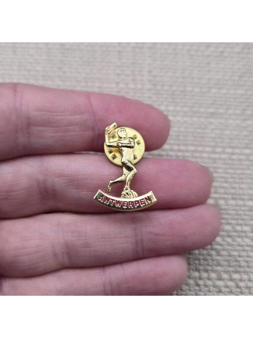 Vintage Silvius Brabo Antwerpen Belgium Souvenir European Folklore Pin A7703